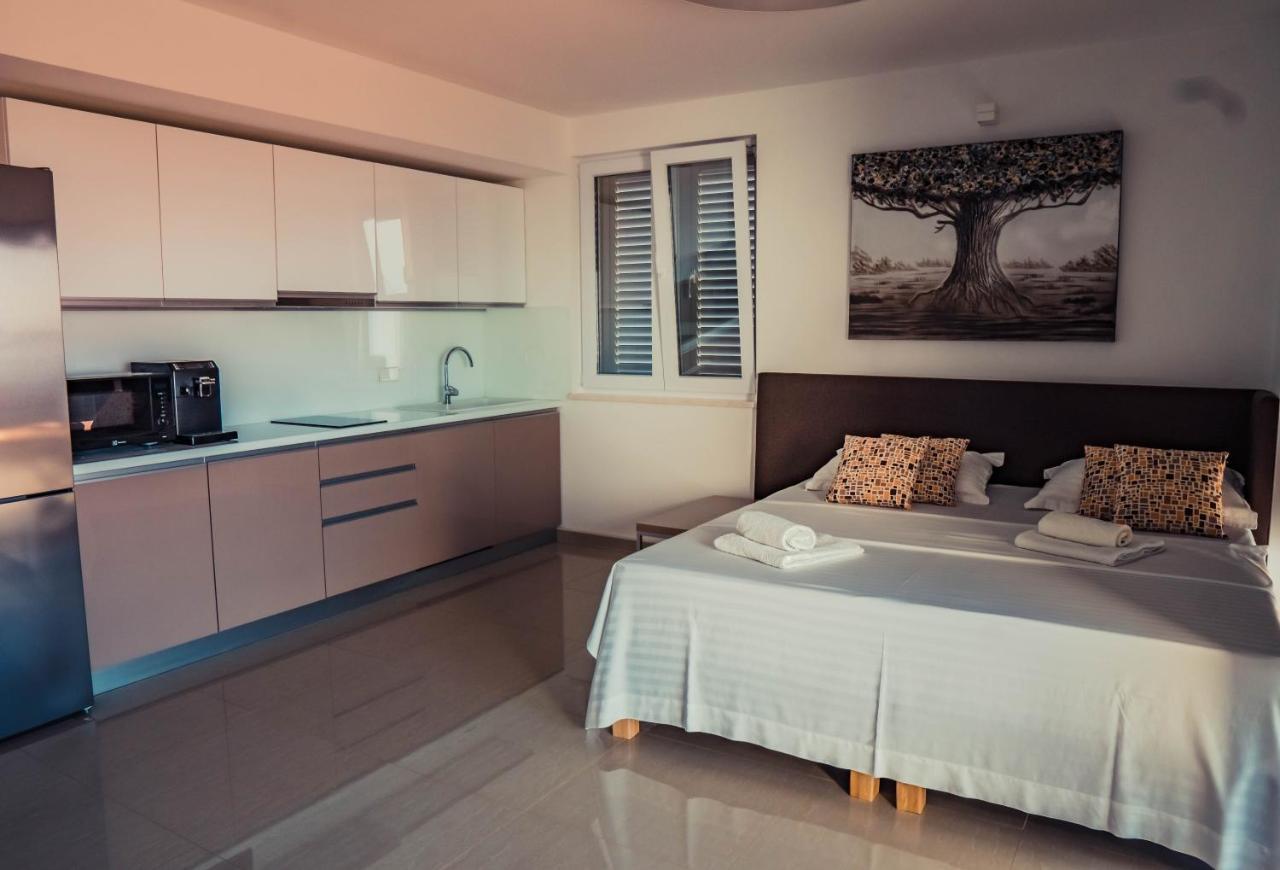 Luxury Apartments White Villa Violeta Mandre Ngoại thất bức ảnh