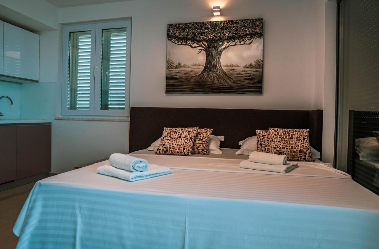 Luxury Apartments White Villa Violeta Mandre Ngoại thất bức ảnh