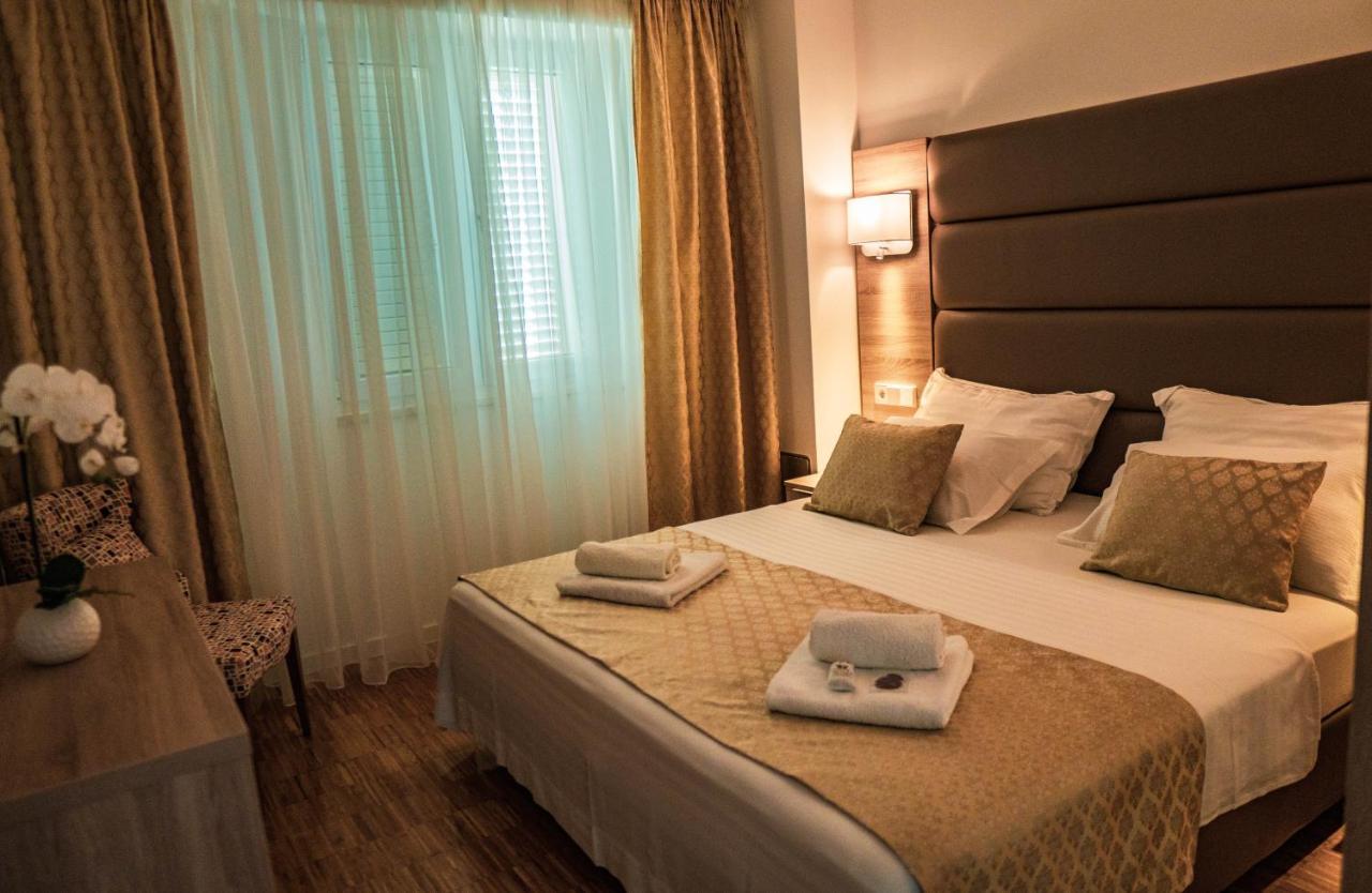 Luxury Apartments White Villa Violeta Mandre Ngoại thất bức ảnh