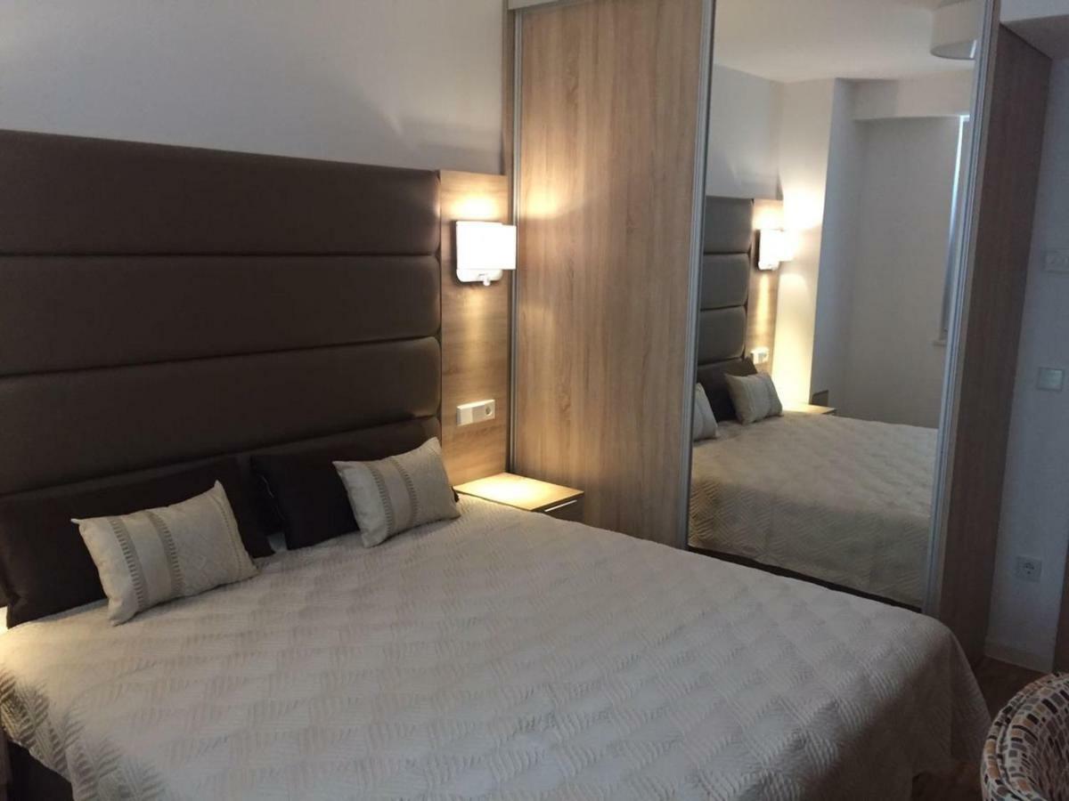 Luxury Apartments White Villa Violeta Mandre Ngoại thất bức ảnh